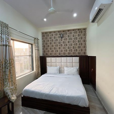 Hotel Snow White Budget Family Rooms - In House Parking - 5G Wifi- Gyser Facility Tājganj Exteriér fotografie