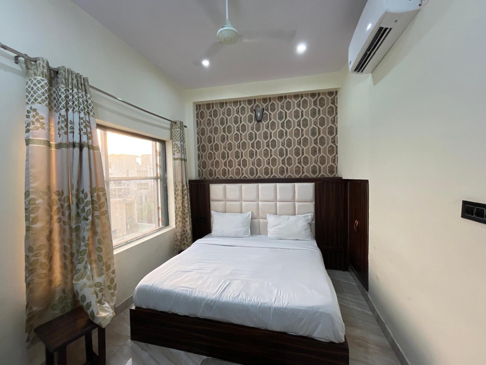 Hotel Snow White Budget Family Rooms - In House Parking - 5G Wifi- Gyser Facility Tājganj Exteriér fotografie